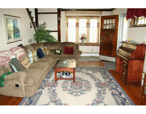 65 Loring Road Winthrop, MA 02152 - Photo 5 of 22 Gallery Image 5