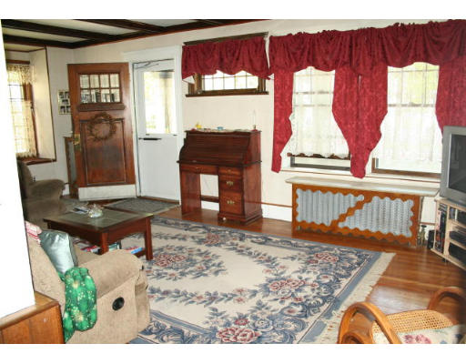 65 Loring Road Winthrop, MA 02152 - Photo 8 of 22 Gallery Image 8