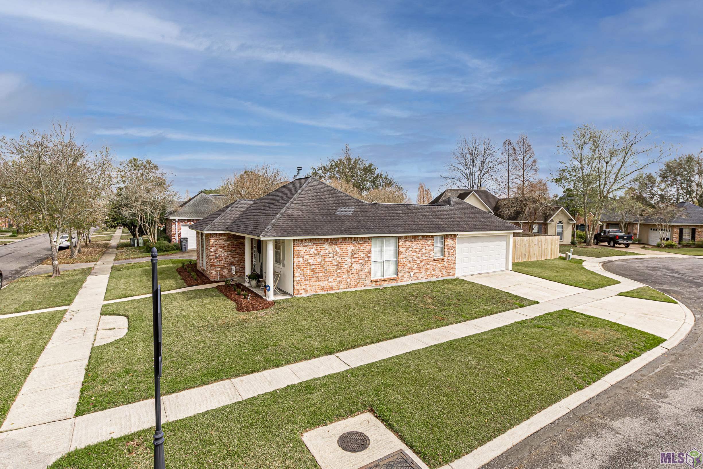 1193 Springlake Drive Baton Rouge, LA 70810 - Photo 4 of 31