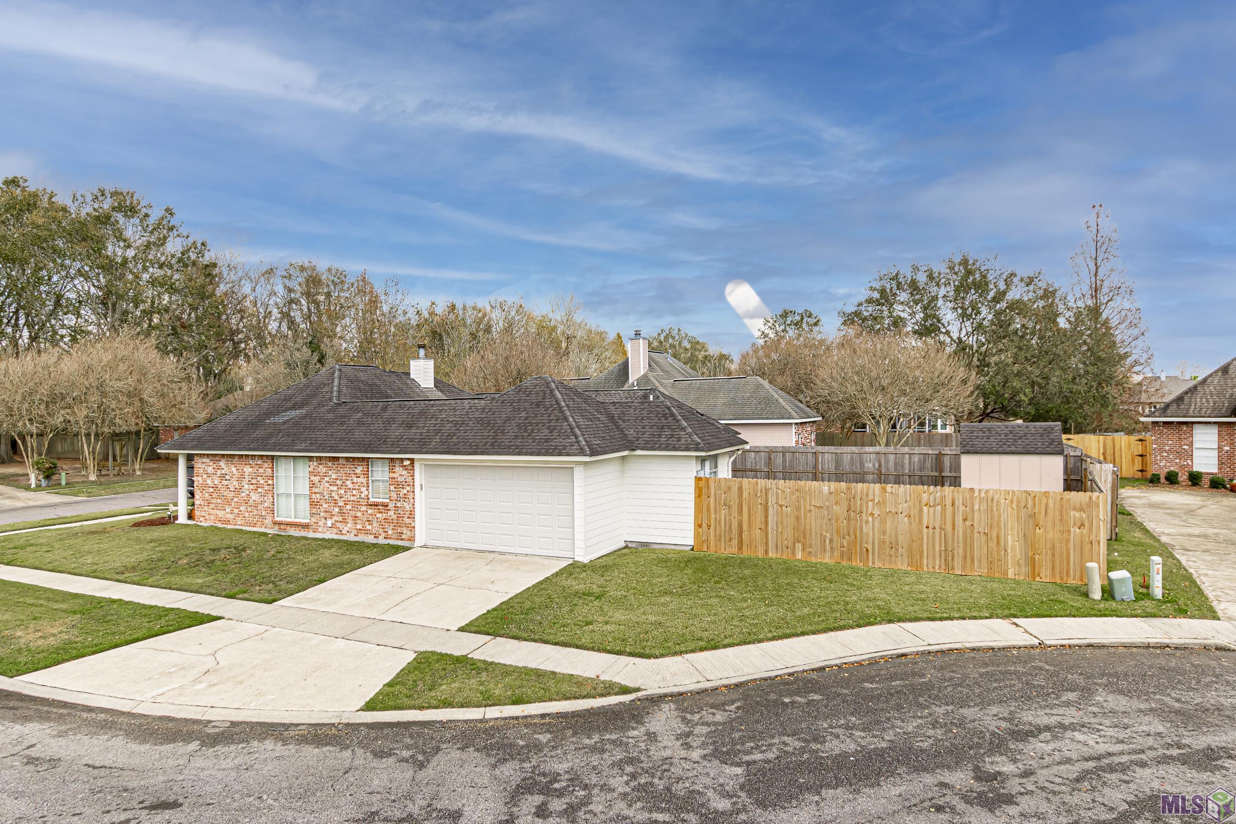 1193 Springlake Drive Baton Rouge, LA 70810 - Photo 5 of 31