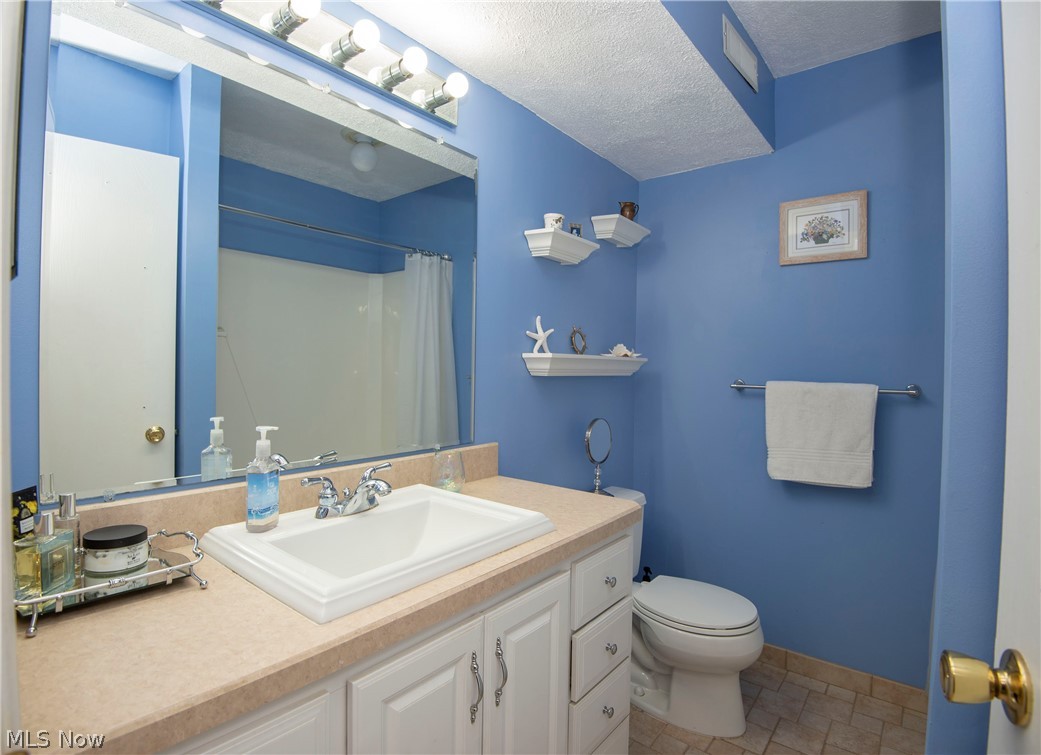 16575 Wren Road, Unit B Bainbridge, OH 44023 - Photo 13 of 20 Gallery Image 13