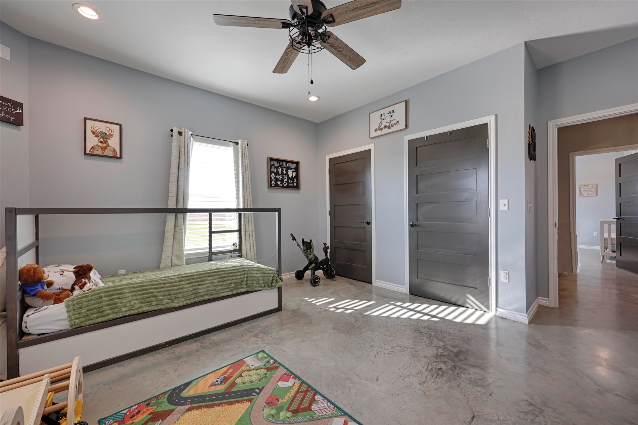 1100 Calhoun Road Eagle Lake, TX 77434 - Photo 38 of 48 a bedroom with furniture and a window