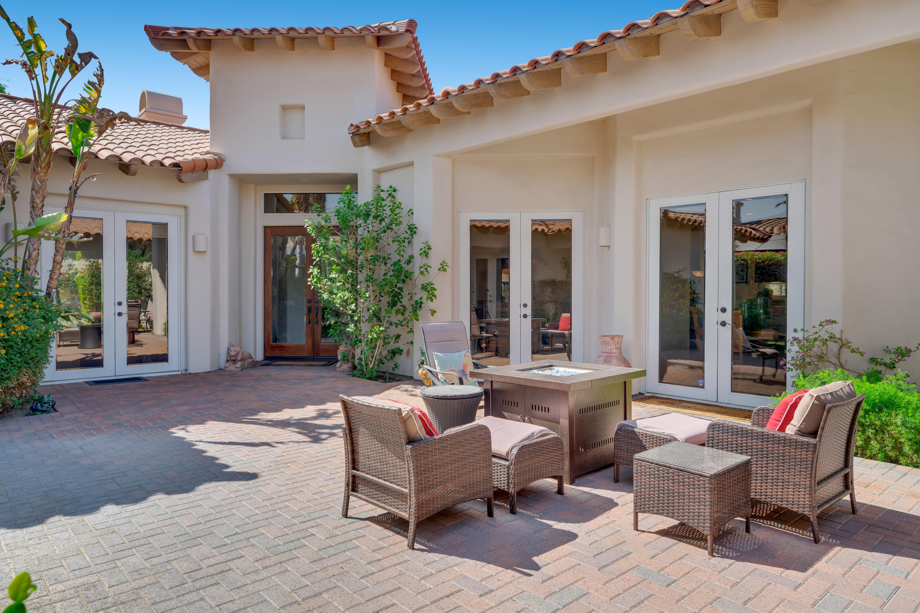 296 Loch Lomond Road Rancho Mirage, CA 92270 - Photo 4 of 44 Photo-2