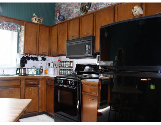 31 John Robinson Road Hudson, MA 01749 - Photo 3 of 9 Gallery Image 3