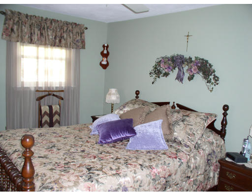 31 John Robinson Road Hudson, MA 01749 - Photo 7 of 9 Gallery Image 7