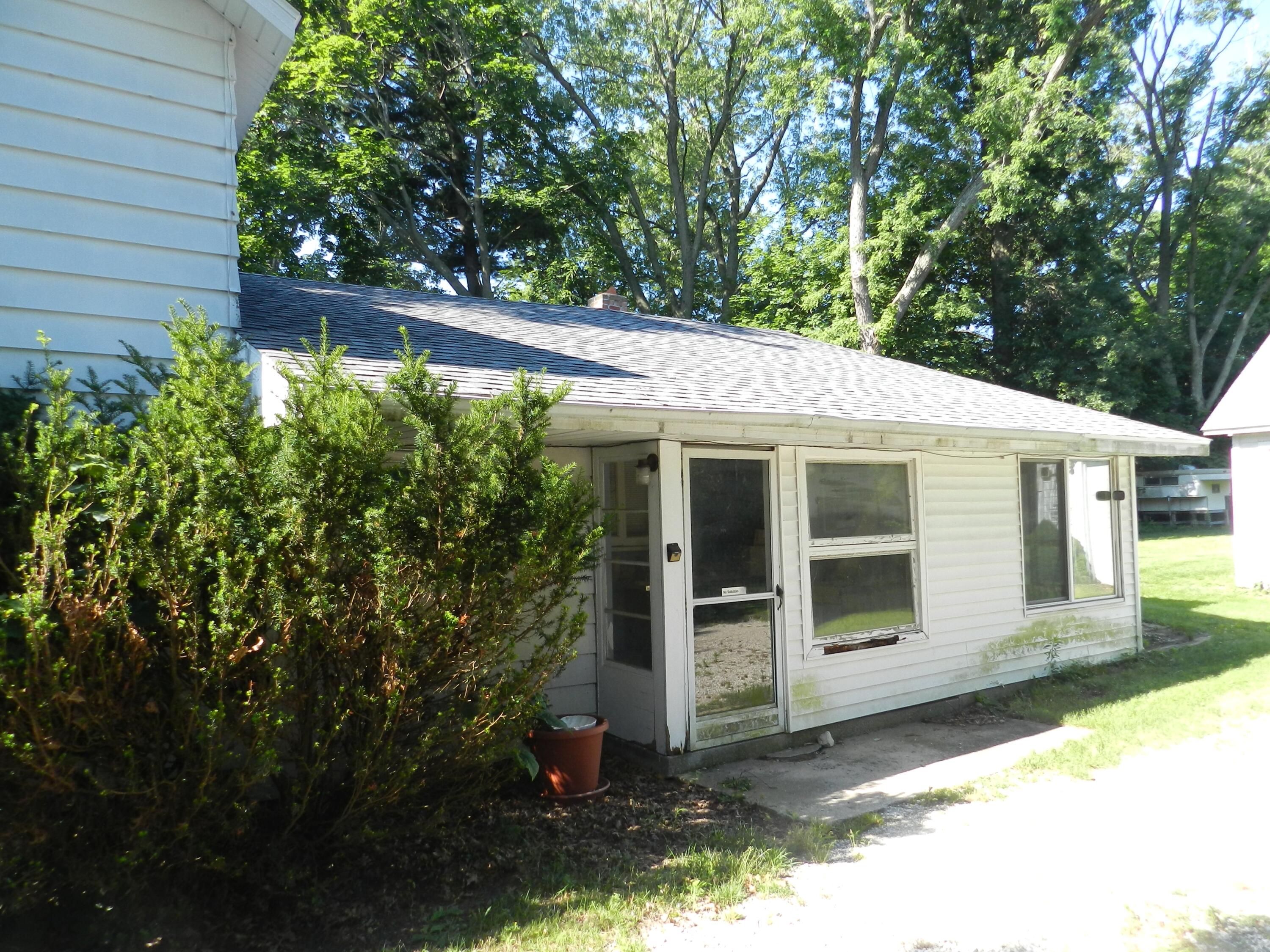 10344 Baldwin Road Bridgman, MI 49106 - Photo 3 of 21 DSCN0645