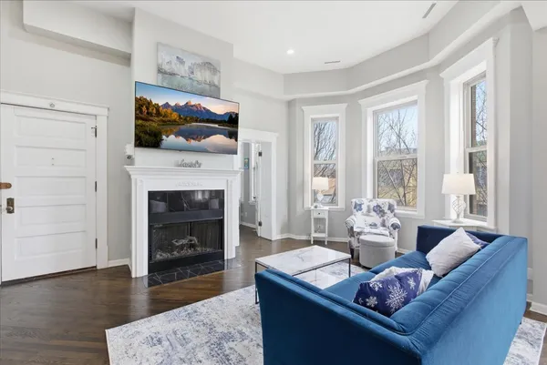 $5,000 | 2608 North Dayton Street, Unit 3S, Chicago, IL 60614