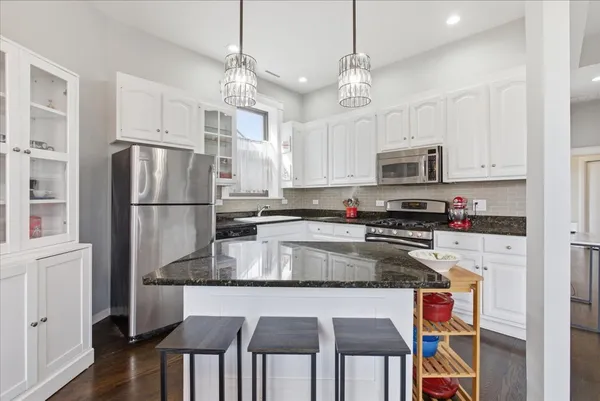 $5,000 | 2608 North Dayton Street, Unit 3S, Chicago, IL 60614