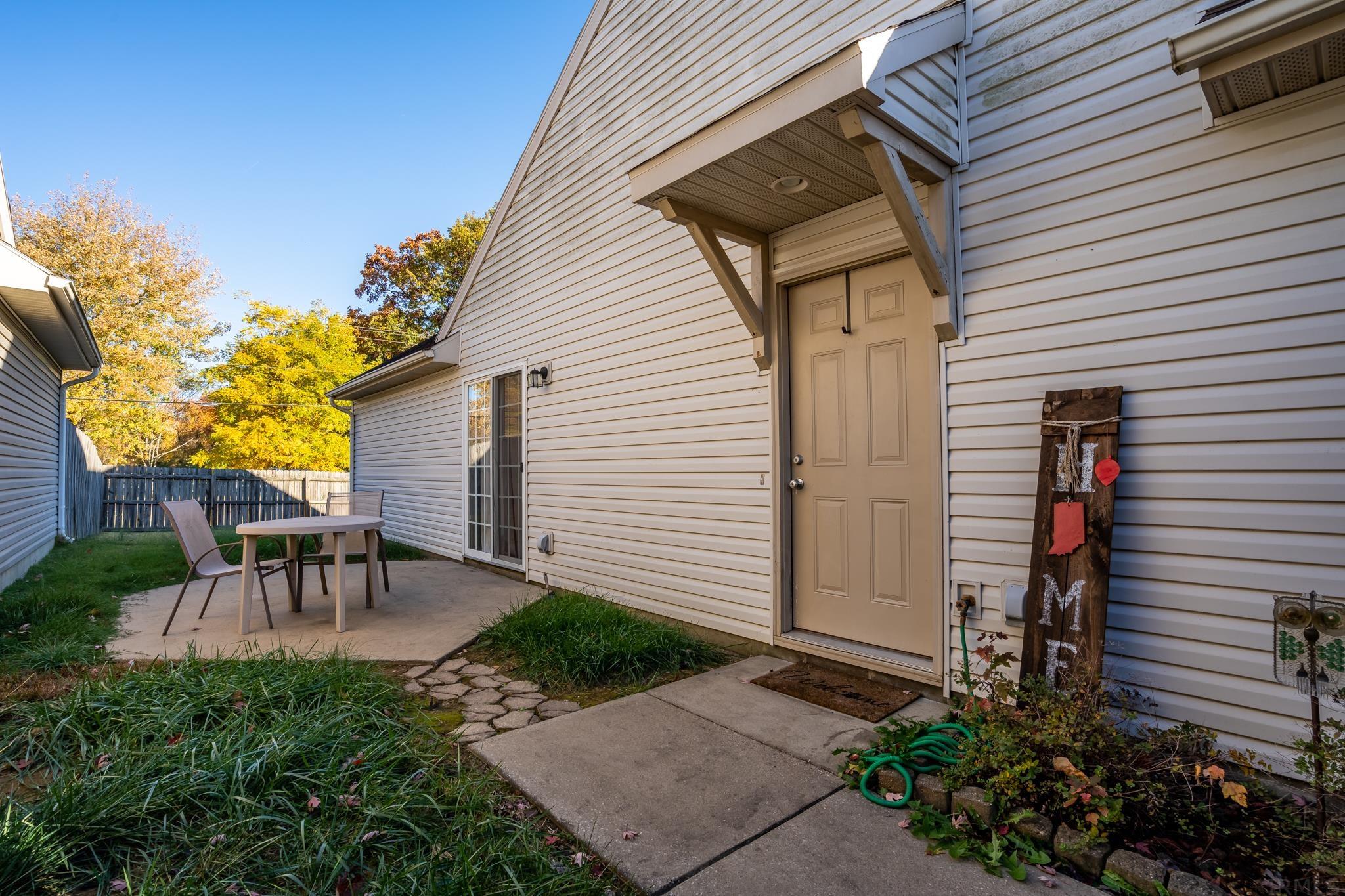 10111 Chatteris Road Evansville, IN 47725 - Photo 3 of 14 Gallery Image 3