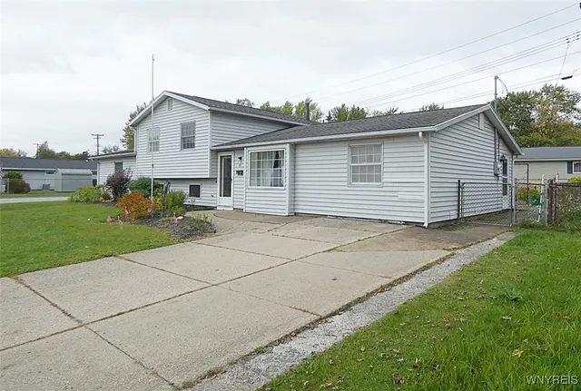 $289,900 | 17 Pamela Drive, Cheektowaga, NY 14043