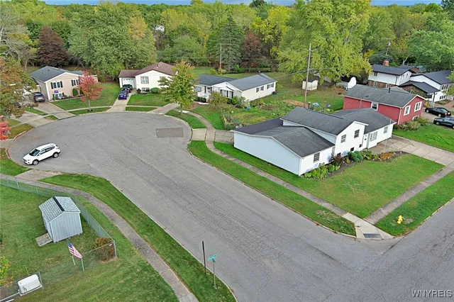 $289,900 | 17 Pamela Drive, Cheektowaga, NY 14043