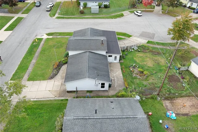 $289,900 | 17 Pamela Drive, Cheektowaga, NY 14043