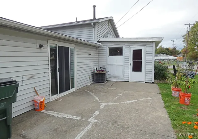 $289,900 | 17 Pamela Drive, Cheektowaga, NY 14043