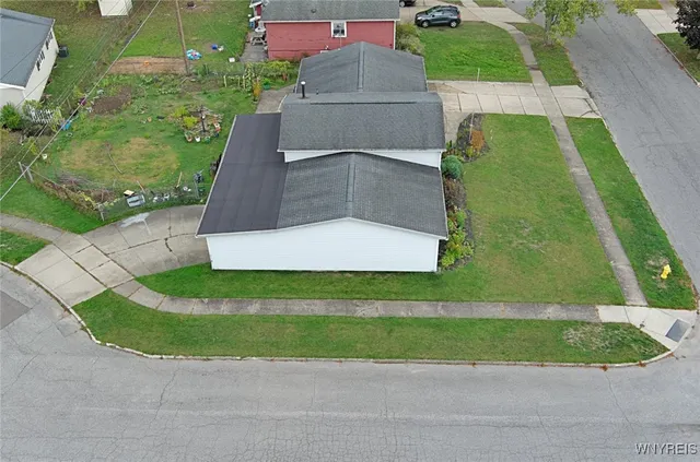 $289,900 | 17 Pamela Drive, Cheektowaga, NY 14043