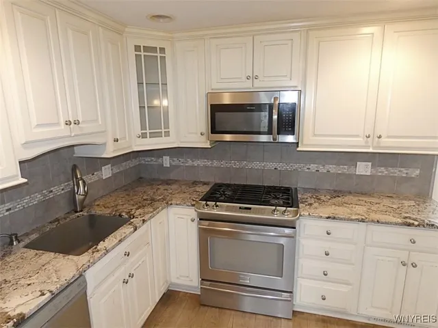 $289,900 | 17 Pamela Drive, Cheektowaga, NY 14043