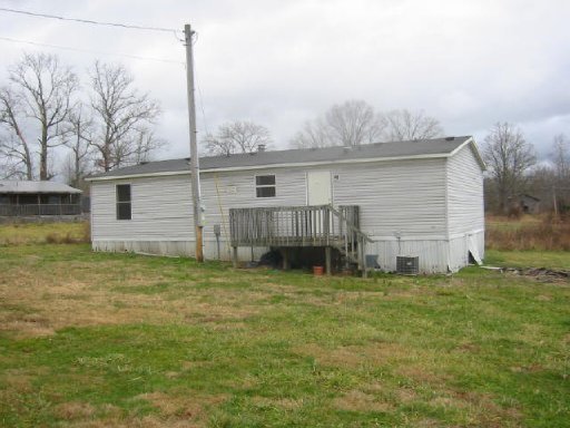 215 Rochelle Phillips Lane Huntsville, TN 37756 - Photo 1 of 8 Primary Photo