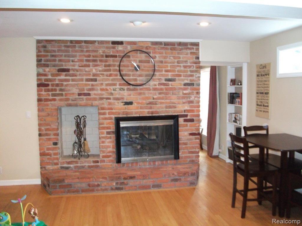 3215 Wendover Road Troy, MI 48084 - Photo 11 of 25 Great Room Fireplace