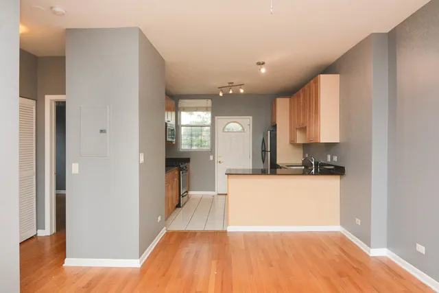 $1,650 | 1421 West Jonquil Terrace, Unit 3, Chicago, IL 60626