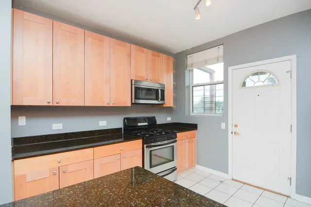 $1,650 | 1421 West Jonquil Terrace, Unit 3, Chicago, IL 60626