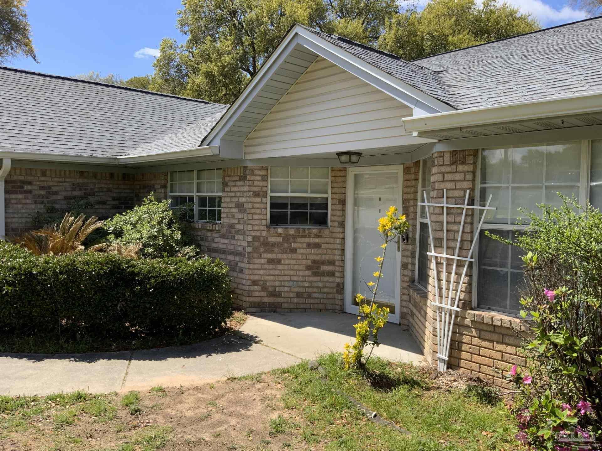 3901 Deerwood Circle Pace, FL 32571 - Photo 3 of 44