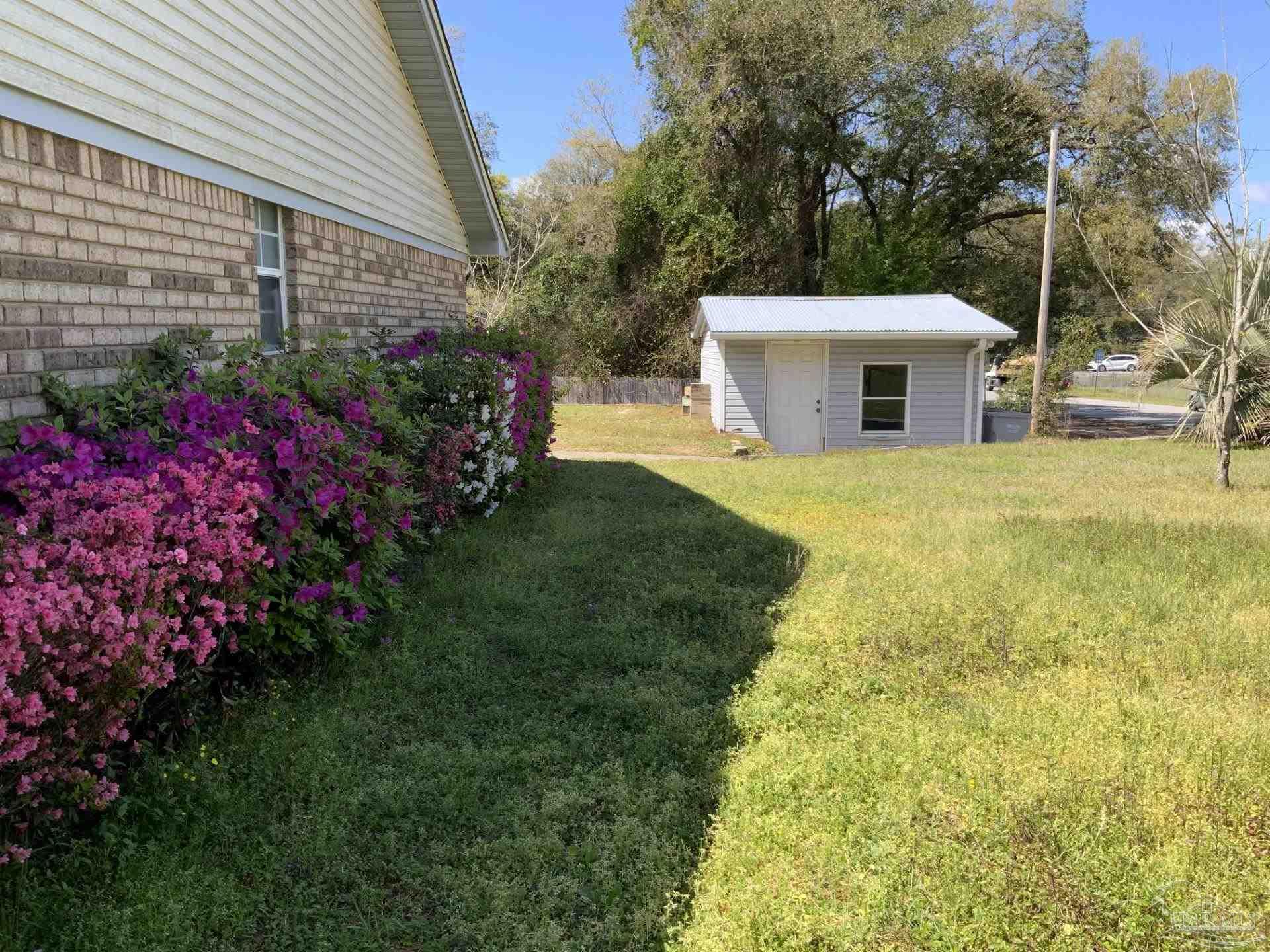 3901 Deerwood Circle Pace, FL 32571 - Photo 36 of 44