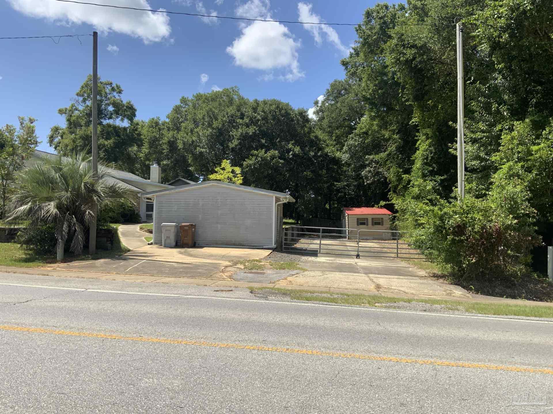 3901 Deerwood Circle Pace, FL 32571 - Photo 4 of 44