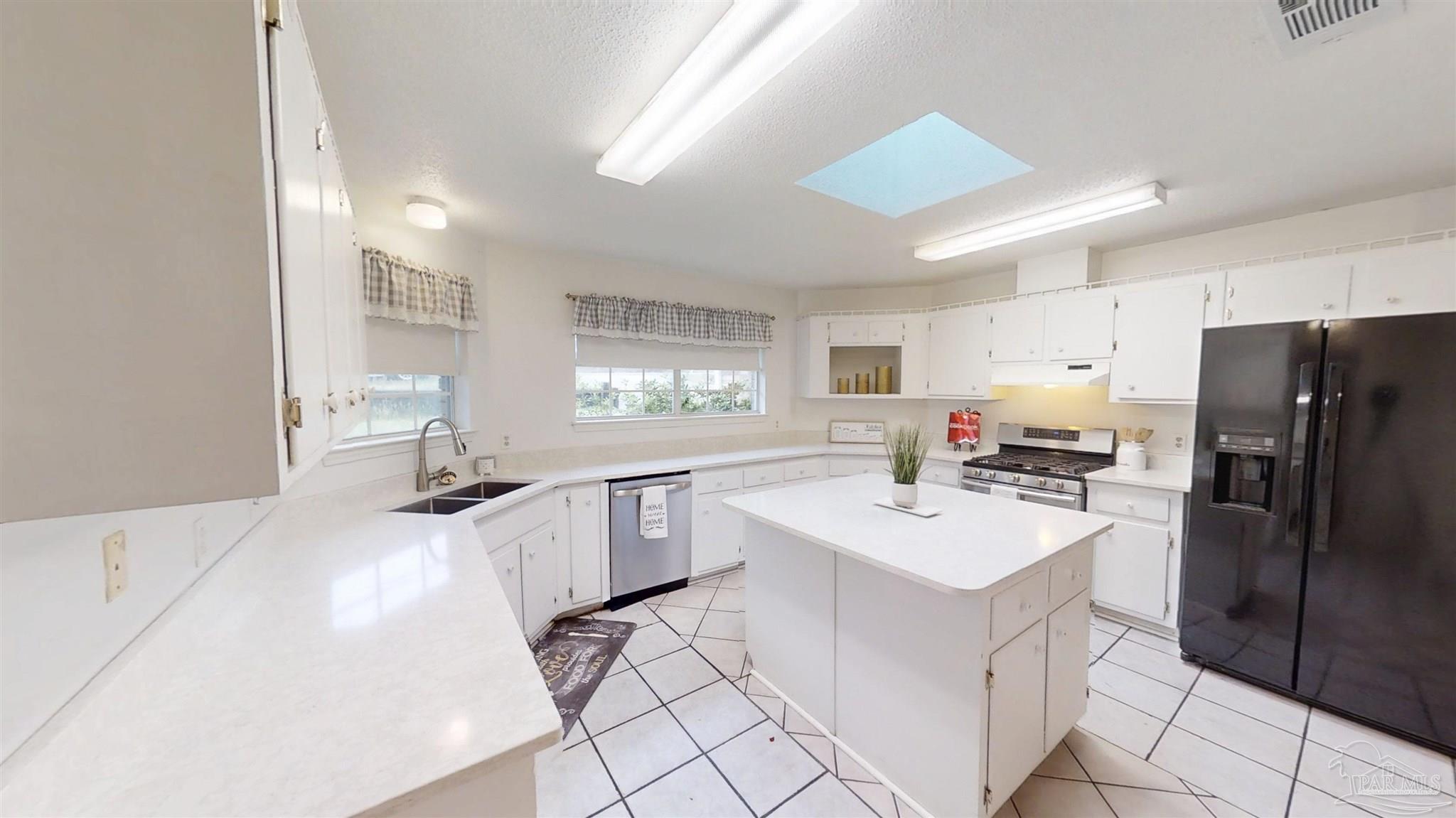 3901 Deerwood Circle Pace, FL 32571 - Photo 7 of 44