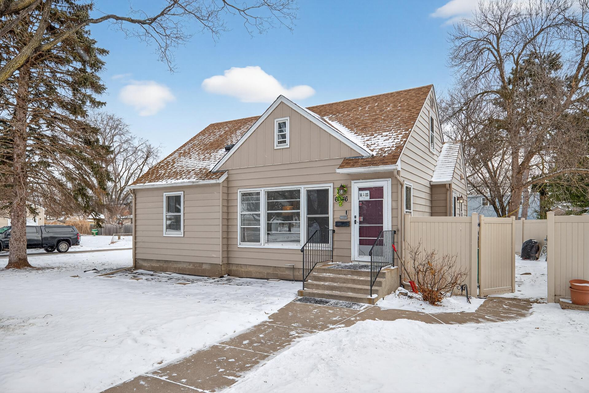 6046 Emerson Avenue North Brooklyn Center, MN 55430 - Photo 2 of 21