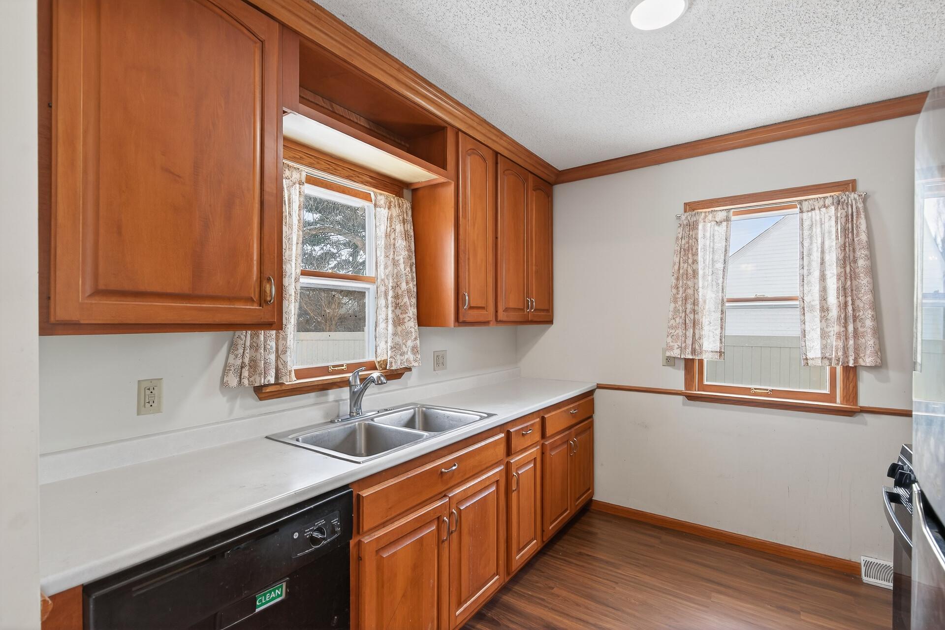 6046 Emerson Avenue North Brooklyn Center, MN 55430 - Photo 6 of 21