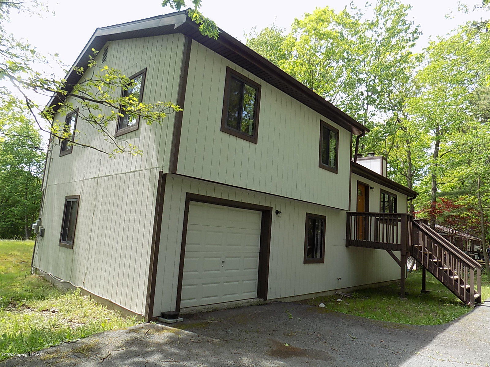 101 Spruce Place Milford, PA 18337 - Photo 3 of 20 2020-06-11 14.36.03