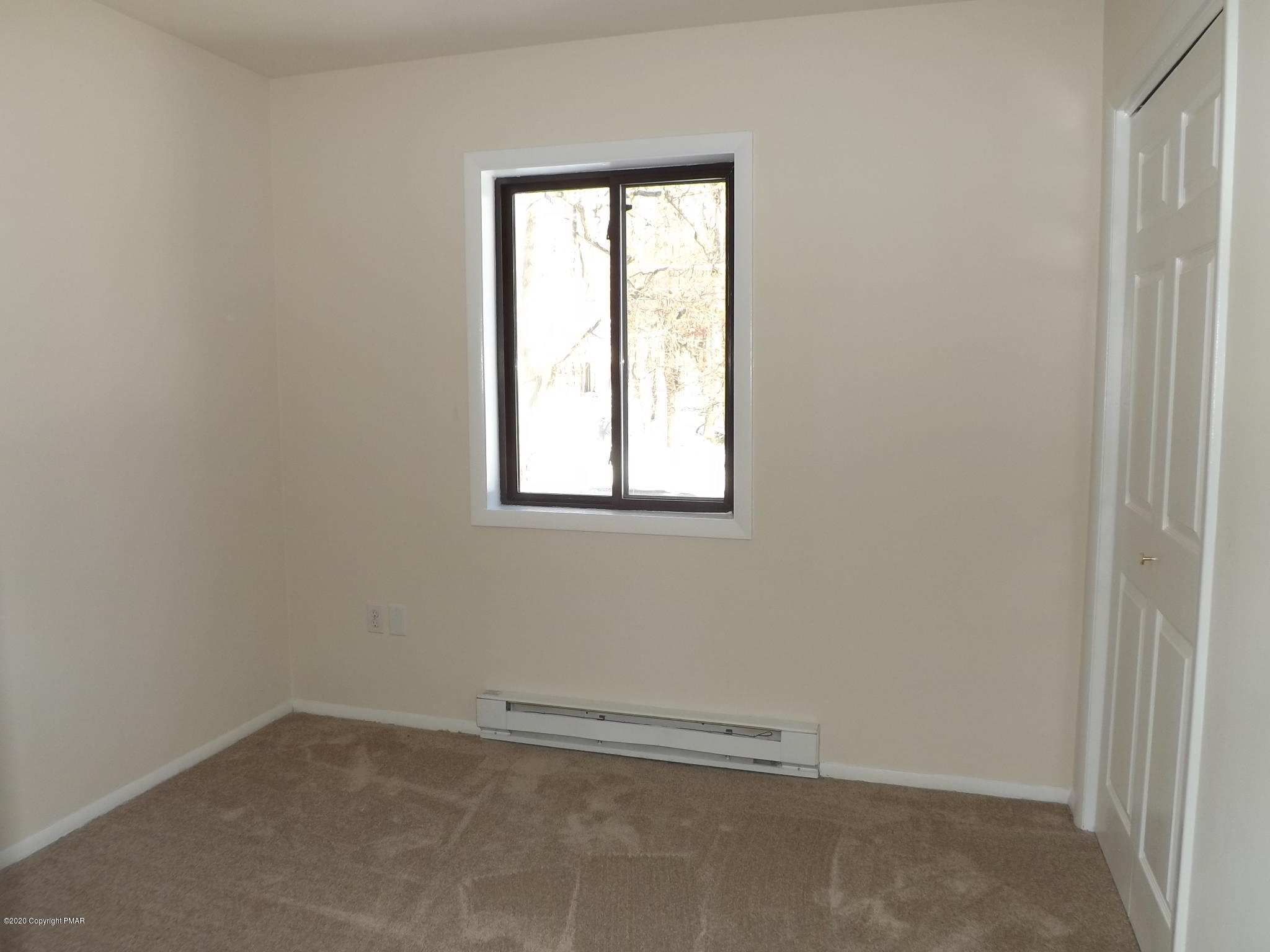 101 Spruce Place Milford, PA 18337 - Photo 4 of 20 2019-12-23 13.31.24