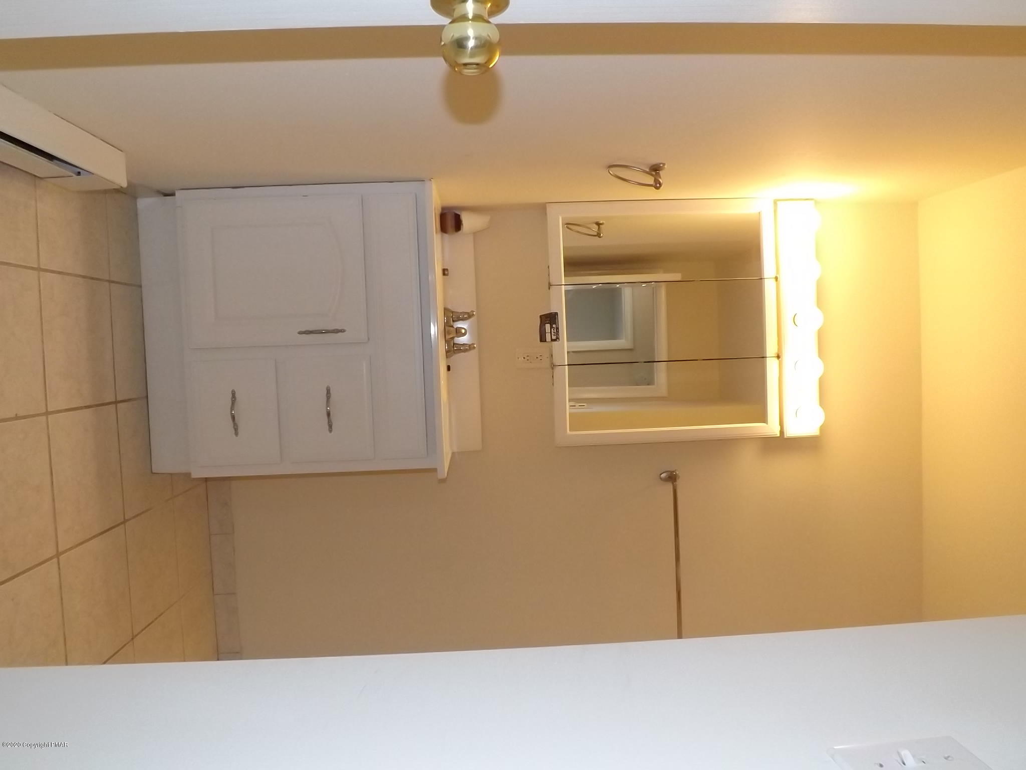 101 Spruce Place Milford, PA 18337 - Photo 8 of 20 2019-12-23 13.32.28