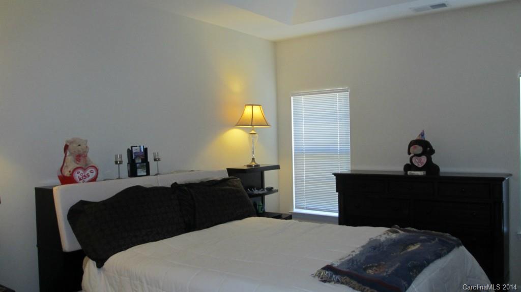 934 Reigate Road Charlotte, NC 28262 - Photo 8 of 23 Gallery Image 8