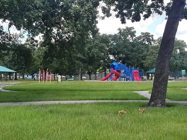 $1,300 | 6914 Gonzales Street, Houston, TX 77020