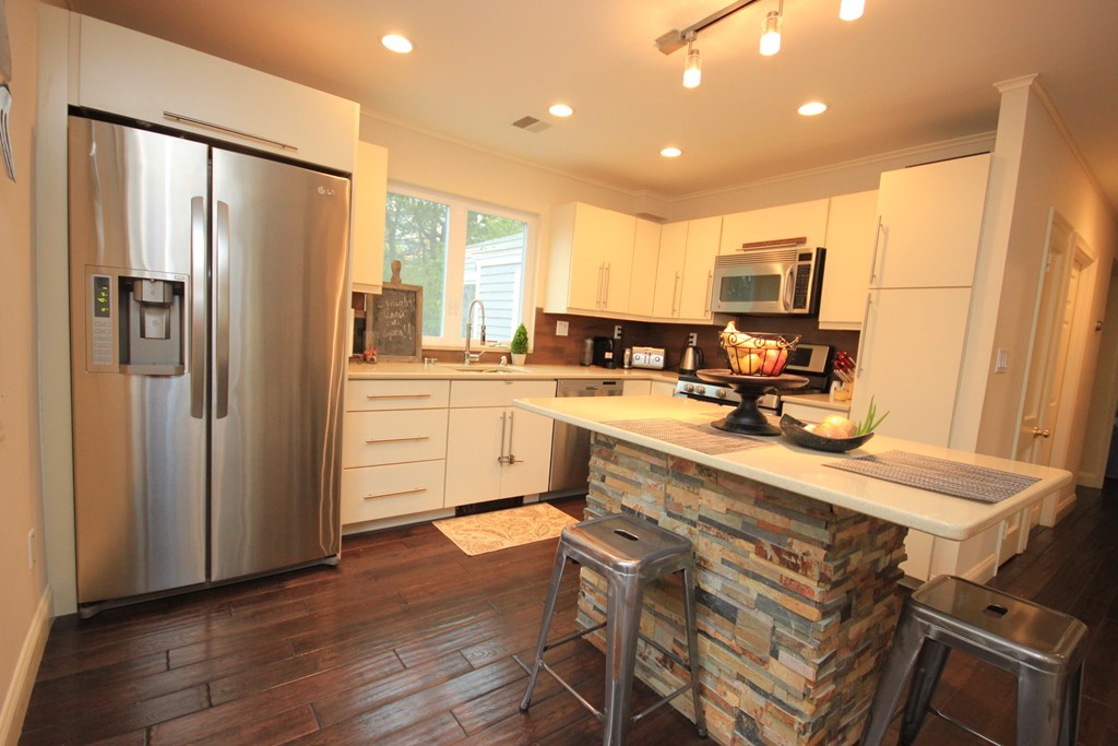 51 Hanson Road Newton, MA 02459 - Photo 2 of 30