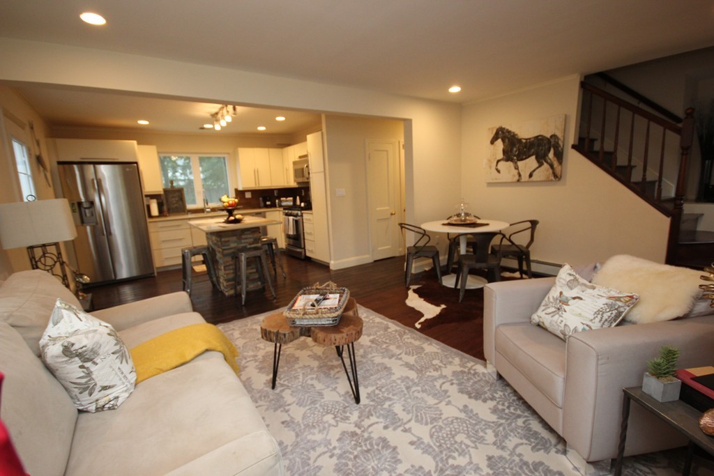 51 Hanson Road Newton, MA 02459 - Photo 3 of 30
