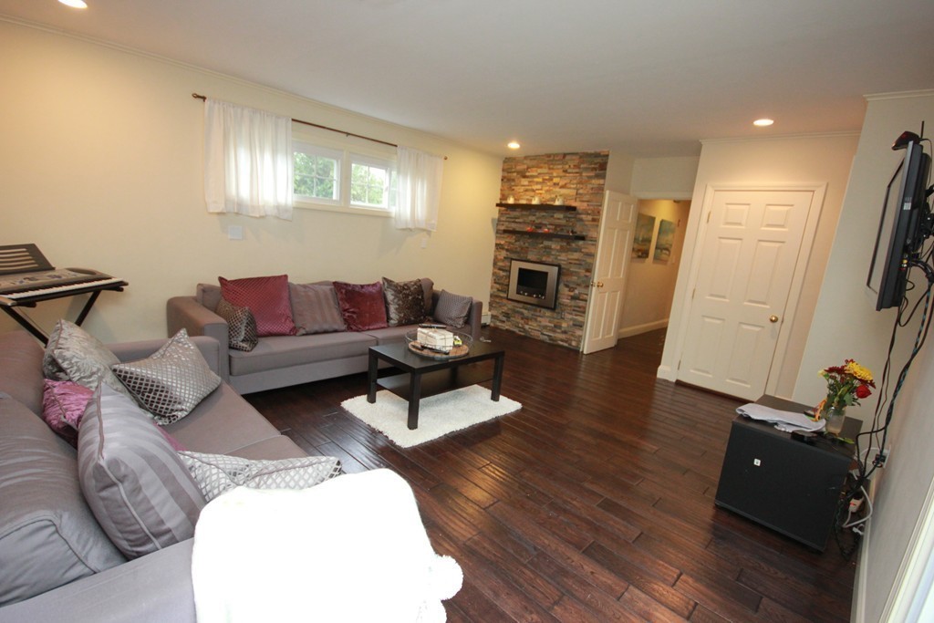 51 Hanson Road Newton, MA 02459 - Photo 5 of 30
