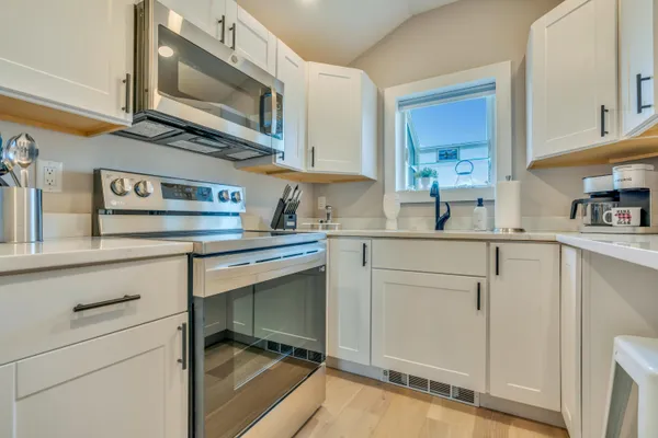 $685,000 | 1 Ossipee Lake Island, East Waterboro, ME 04030