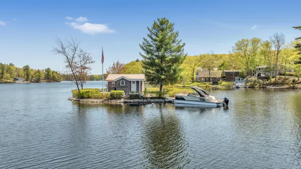 $685,000 | 1 Ossipee Lake Island, East Waterboro, ME 04030
