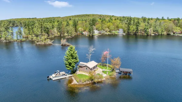 $685,000 | 1 Ossipee Lake Island, East Waterboro, ME 04030