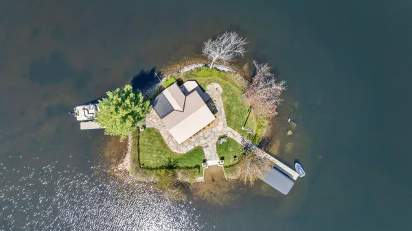 $685,000 | 1 Ossipee Lake Island, East Waterboro, ME 04030