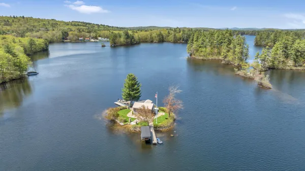 $685,000 | 1 Ossipee Lake Island, East Waterboro, ME 04030