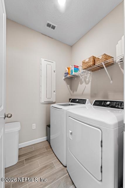 547 Tynes Boulevard Middleburg, FL 32068 - Photo 9 of 33 a utility room with dryer and washer