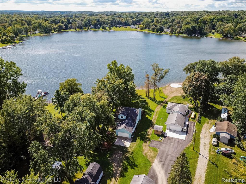 5863 Mabley Hill Road Fenton, MI 48430 - Photo 4 of 48