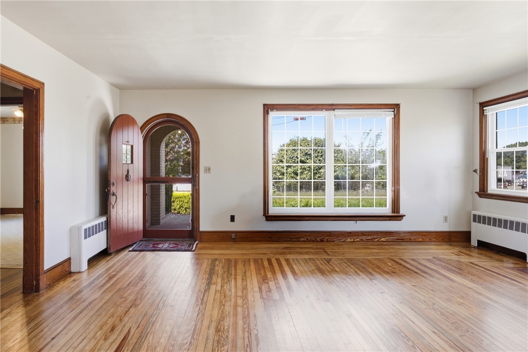 247 West Main Road Middletown, RI 02842 - Photo 6 of 27 Front Entry to Living Room