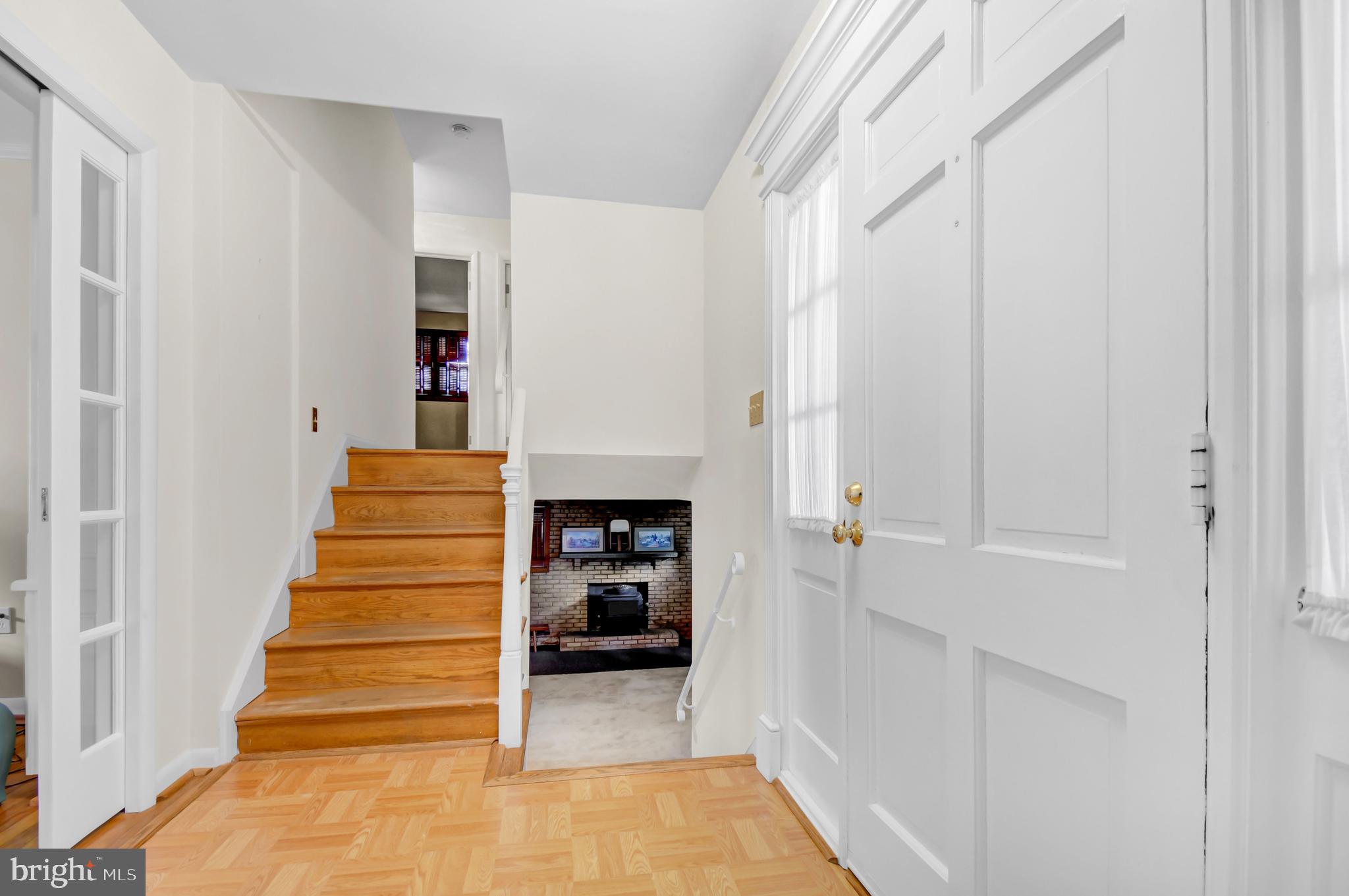 7608 Villanova Road Berwyn Heights, MD 20740 - Photo 4 of 41 Foyer entry