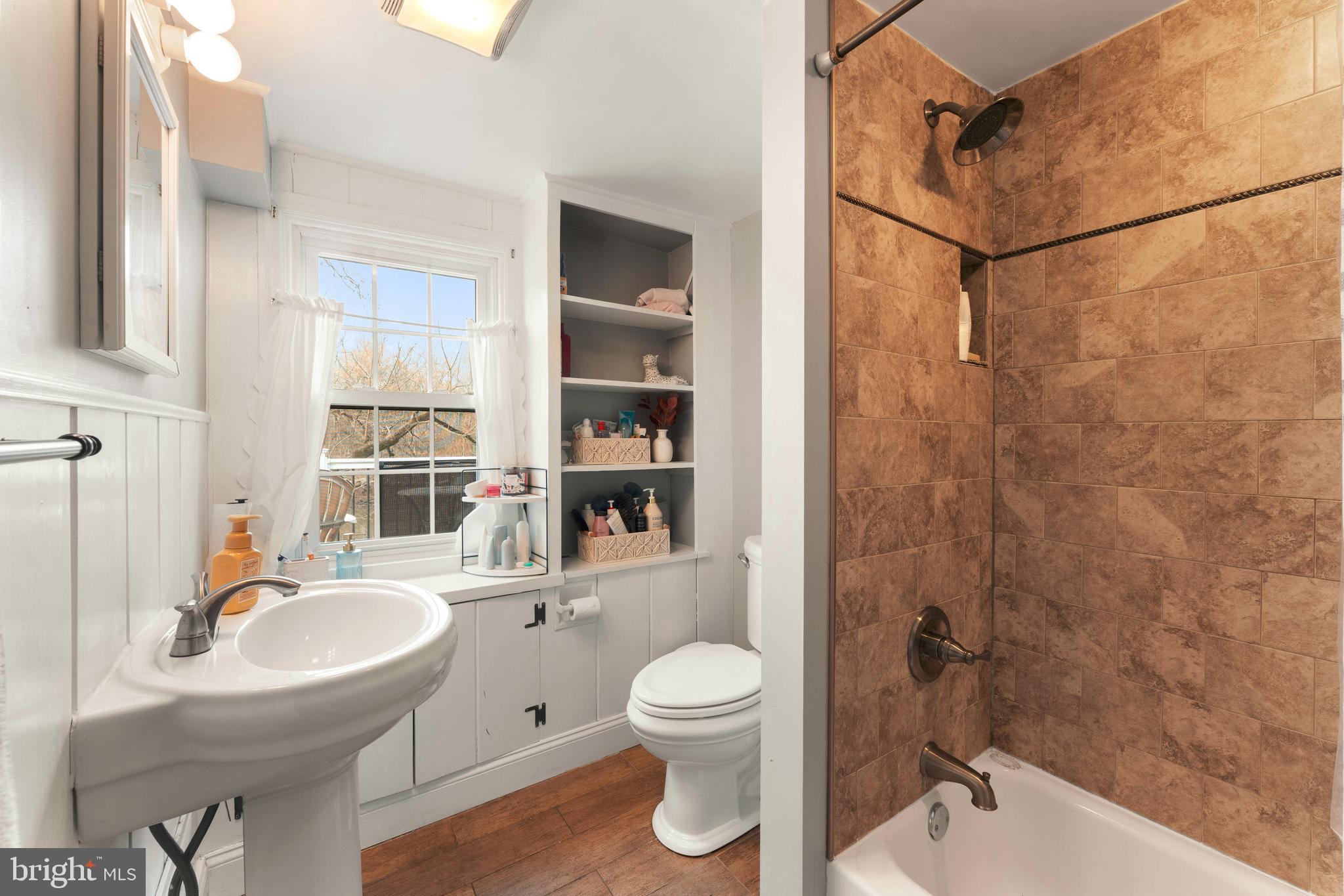 4005 Lower Road Levittown, PA 19056 - Photo 15 of 37 Gallery Image 15