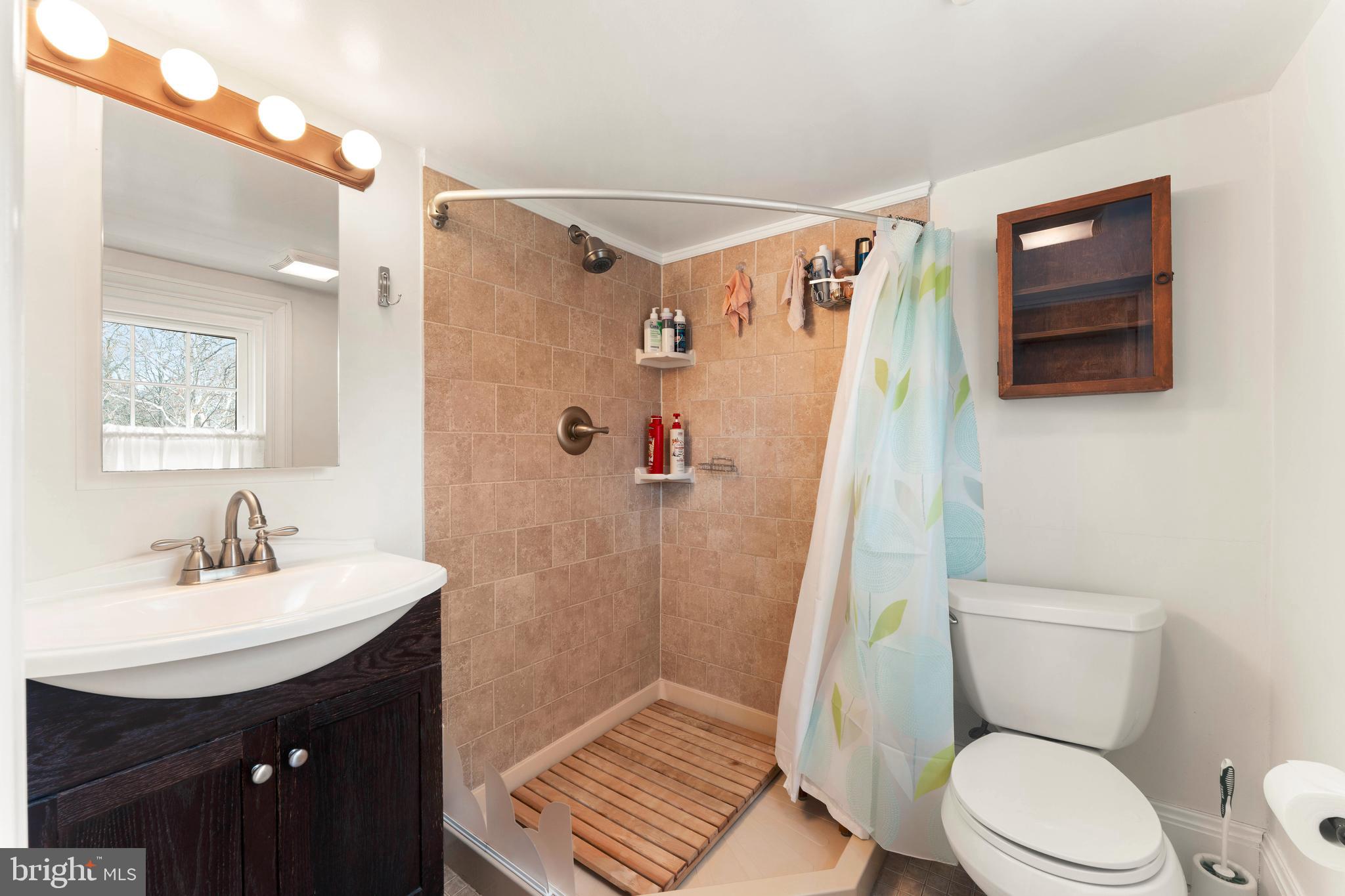 4005 Lower Road Levittown, PA 19056 - Photo 21 of 37 Gallery Image 21