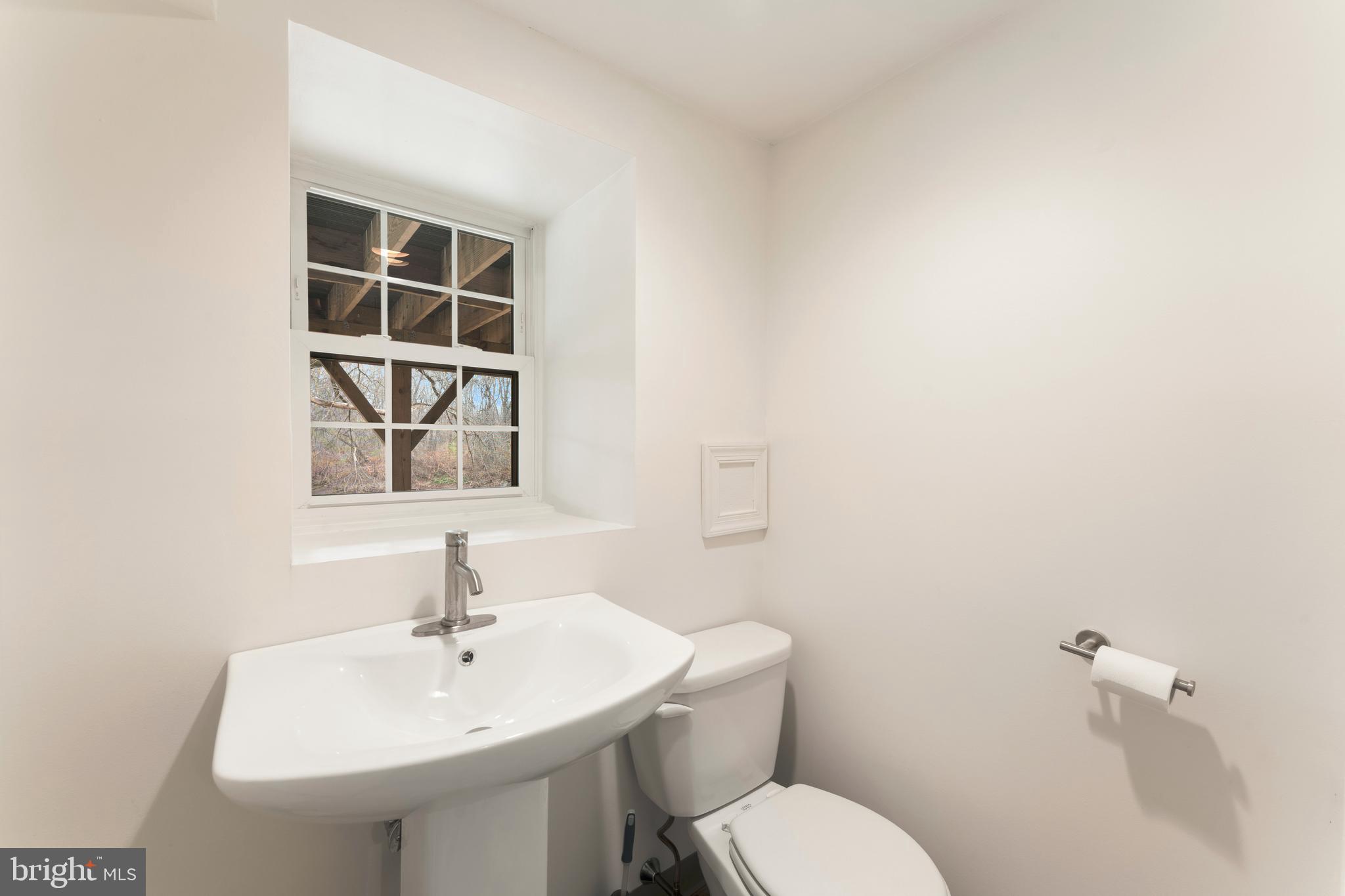 4005 Lower Road Levittown, PA 19056 - Photo 30 of 37 Gallery Image 30