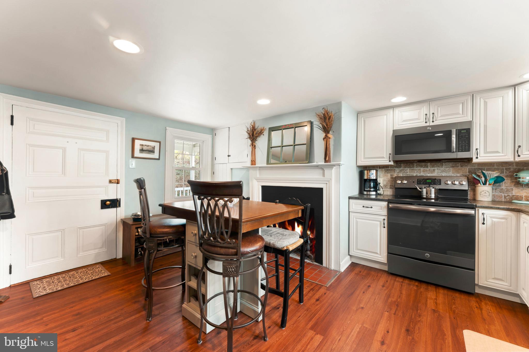 4005 Lower Road Levittown, PA 19056 - Photo 3 of 37 Gallery Image 3